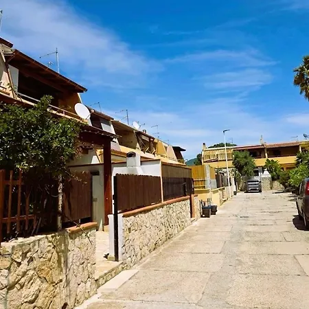 L'isola Di Ichy * Quartu SantʼElena